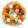 Couronne d'automne avec feuilles d'érable, mini citrouilles, pommes de pin et baies - Style Feuille d'Érable Dégradé et Citrouille (B028)