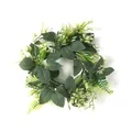 Vista de detalle de corona de eucalipto de 30cm con hojas verdes y flores blancas - Estilo Hoja Ancha y Hoja Larga (A048-11)