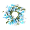 Detalle de corona de vela de 30cm con flores artificiales azules y blancas pequeñas - Estilo Floral Azul y Blanco (A048-6)