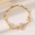 Detail eines Goldarmbands mit Blumenmotiven aus Markasit-Zirkonia und Gliederkette - Klare Fünfblättrige Blume Gold Stil (DQ-W-2993 Stil 1) / 19cm
