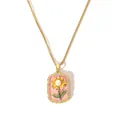 Détail du pendentif floral en émail avec perle sur une fine chaîne dorée - Style Rectangulaire Tournesol (2-DQ-W-1210)