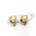 Detalle de pendientes de aro con corazón y acabado pulido bicolor en oro y plata - Pendientes Colgantes Corazón Bicolores (9-DQW-1890)