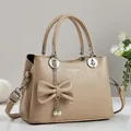 Sac à main beige tendance pour femme avec nœud et détails de pendentif en perle - Kaki