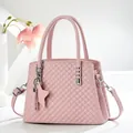 Sac à main rose matelassé classique avec pendentif étoile et bandoulière amovible - Rose