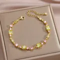 Vergoldetes Blattarmband mit rosa und grünen Steinen auf Seidengeschenkbox - Rosa Runde und Gelb-Grüne Edelsteine Gold Stil (DQ-W-3351)