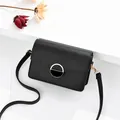 Minimalist black chain shoulder bag with gold metal buckle and leather texture - Strap Style / Black