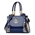 Dunkelblaue Lackleder-Handtasche mit goldener Blumenstickerei und Pailletten-Dekor - Königsblau