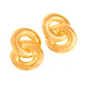 Close-up of interlinked 18k gold-plated stainless steel hoop earrings in a 8-shape design - Intertwined Rings Style (5--DQ-W-111)