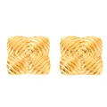 Detailansicht goldener quadratischer Ohrstecker mit konzentrischer Wellenstruktur - Konzentrisches Wellenquadrat-Design / Gold