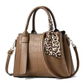 Bolso marrón con textura de cocodrilo, pañuelo de leopardo y correa ajustable - Caqui