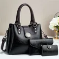 Set di 3 borse nere in ecopelle lucida con trama increspata e dettagli metallici argentati - Tote + Pochette + Porta carte (28*13*21cm) / Nero