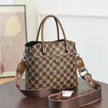 Borsa tote a scacchi marrone e nero con ampia tracolla a fantasia e doppi manici - Stampa Lettere Scacchiera Marrone Nero (Stile 5)