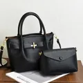Ensemble grand cabas et pochette à rabat noir motif litchi avec accessoires dorés - Noir