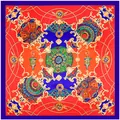 Rotes und königsblaues Seidenquadrat mit goldenen Barockmustern und Mandala-Design - Königsblau Rand
