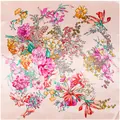 Quadratisches Seidenschal 90x90cm mit floralem Print und botanischen Mustern auf Rosa Grund - Hellrosa