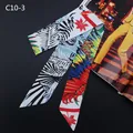 Elegante pañuelo de seda sintética multicolor con estampado de plumas para bolsos y pelo - Patrón Colorido de Plumas y Hojas de Arce(C10-3)