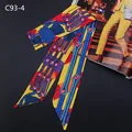 Pañuelo twilly estrecho con estampados de cadenas y borlas vintage en colores vivos - C93-4