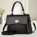 Sac à main bandoulière élégant en similicuir noir avec fermoir doré et poignée pour femme - Noir