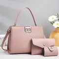 Conjunto de tres piezas de bolsos de cuero rosa con cierre de metal y carteras a juego - Rosa