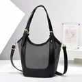 Sac seau contrasté avec texture tissée grise et poignée en cuir noir élégante - 16x11x21 / Noir