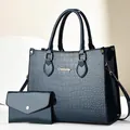 Borsa tote blu scuro con motivo coccodrillo, portafoglio abbinato e logo oro - 31*13*25CM / Blu