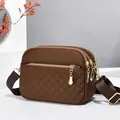 Bolso bandolera acolchado marrón oscuro con cuatro cremalleras y herrajes dorados - Estilo Liso / café