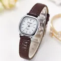 Elegante orologio da donna al quarzo con cinturino in pelle marrone e quadrante bianco - Cassa Argento Cinturino Caffè Quadrante Bianco