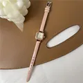 Elegante orologio vintage quadrato da donna con cinturino in pelle rosa e cassa oro - Rosa