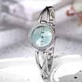 Silberne Armbanduhr für Damen mit hellblauem Zifferblatt und Strasssteinen am Rand - Silberarmband Blaues Zifferblatt