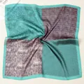 Carré de soie 53cm avec motifs paisley et patchwork multicolore élégant pour femme - Bordure Verte