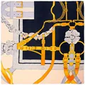 Foulard quadrato in seta con motivi equestri e cinturini in pelle blu e arancione - Nero