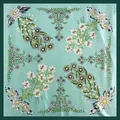 Pañuelo cuadrado de seda azul cielo con estampados de lirios blancos y borde verde - Cuadrado / Azul Aqua con Borde Verde