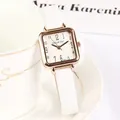 Elegante orologio da donna quadrato in oro rosa con cinturino in pelle bianca e quadrante - Bianco