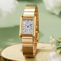 Elegant gouden vierkant quartzhorloge met Romeinse cijfers op een houten standaard - Bamboe Stijl / Goud