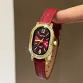 Elegant goudkleurig dameshorloge met diamanten en een luxe rode lederen band - Cijfers-Rode Band Rode Wijzerplaat