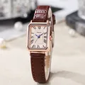 Elegant rechthoekig roségouden horloge met bruine leren band en Romeinse cijfers - Bruine Band Roségouden Kast Roségouden Wijzerplaat