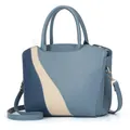 Detail van kleurgeblokte kunstlederen tas met fijn stiksel en gouden hardware - Blauw