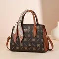Borsa a tracolla vintage marrone con motivo monogramma e decorazione sciarpa di seta - 25x11x18cm / Monogramma Caffè Scuro (Stile 2)