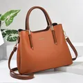 Classic caramel leather tote bag with pebble texture and detachable shoulder strap - 29x12x23cm / Khaki/Earth Yellow