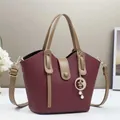 Elegante bolso de cubo burdeos con borde ondulado y colgante de perla estrella luna - 28cmx9cmx18cm / Rojo