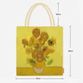 Détail montrant les dimensions du sac fourre-tout Van Gogh jaune avec anses de 23 cm - Style Tournesol
