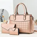 Ensemble de 3 sacs à main rose clair en cuir verni avec sac cabas et portefeuille - Ensemble Sac Cabas, Pochette et Porte-cartes / Rose poudré