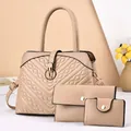 Ensemble de sacs beige matelassé 3 pièces avec cabas, portefeuille et accessoires dorés - Khaki