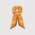 Coletero de seda naranja con motivos ecuestres vintage y patrones heráldicos - Estilo Vintage Naranja Marrón