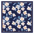 Carré de soie 90cm bleu marine à motif marguerites blanches avec une texture lisse et douce - Bleu Marine