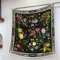 Quadratisches Seidentuch mit Blumen-, Insektenprint und schwarzem Rand für Damen - 90x90cm / Bunte Blumen Schwarz