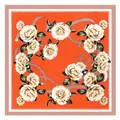 Elegante foulard quadrato in seta arancione 90cm con rose bianche e disegni a catena - 90cm*90cm / Arancione