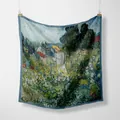 53 cm Van Gogh zijden sjaal met blauwe rand hangend tegen een witte achtergrond - Artistieke Olieverf Bloemenprint Stijl / Halsdoekje