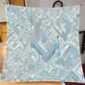 90cm Seiden-Seidenschal mit blauem Architektur-Stadtbild-Druck für Damen - Blau-Graue Stadtarchitektur-Linienzeichnung