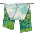 Détail d'une écharpe en soie imprimée style Van Gogh avec des coups de pinceau vifs - Van Gogh Champ de blé vert